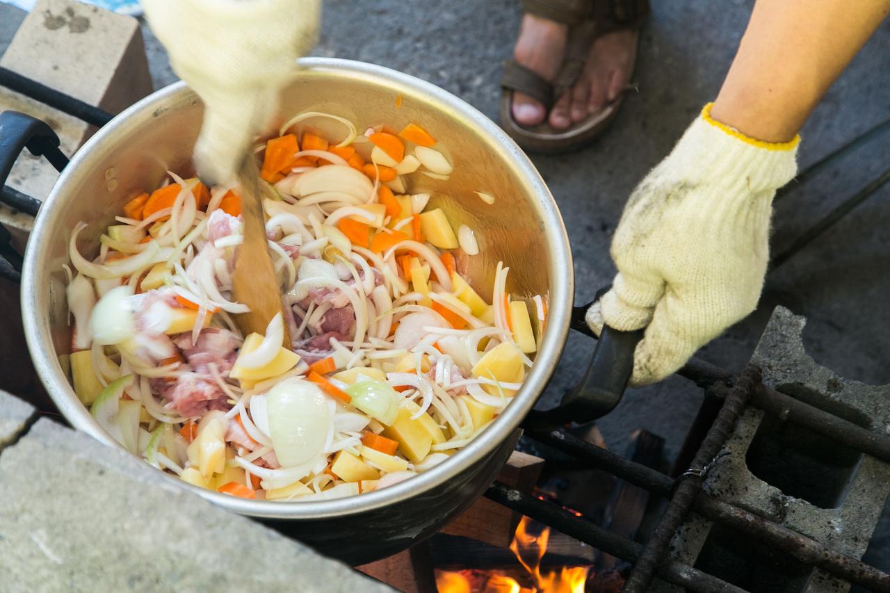 画像: 休日の思い出作りに！　子供と一緒にキャンプカレーを作ってみよう