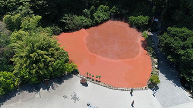 画像: 別府血の池地獄HPより www.chinoike.com