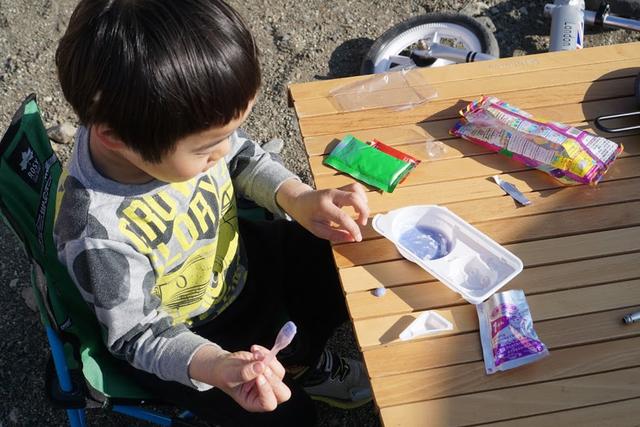 画像: 作る系のお菓子はキャンプだけのお楽しみ