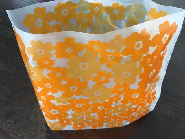 画像: 100円ショップ「セリア」の『水切りゴミ袋 自立タイプ』 (画像:筆者撮影)