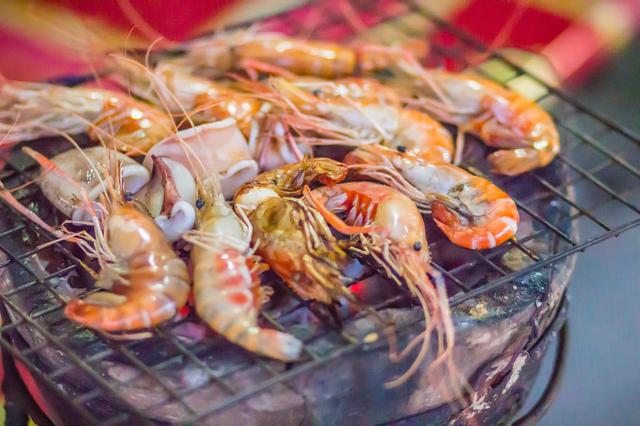 画像: 肉だけで満足しないでください いつもと違うバーベキューを楽しむなら海鮮系のアウトドア飯を!
