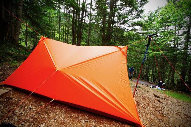 画像: ツェルトは登山道具の必需品! 遭難した時の備えに持っておこう!