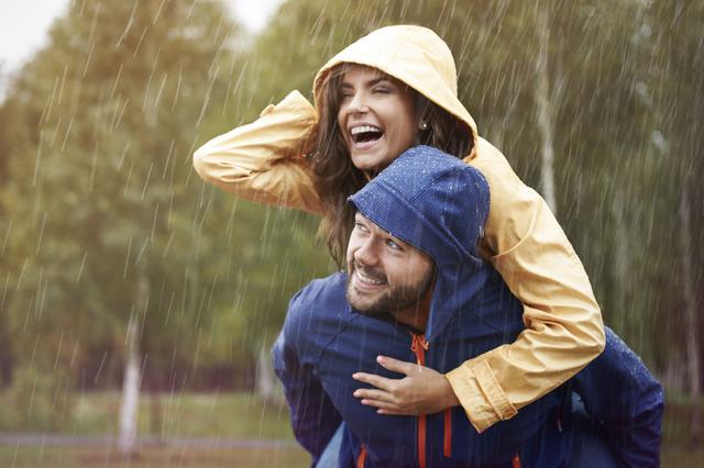 画像: 防水スプレーで対策すれば、雨キャンプも怖くない!