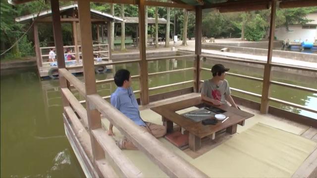 画像: アウトドア・ベース 犬山キャンプ場 水上デッキ デルサタ2019年7月20日放送動画より