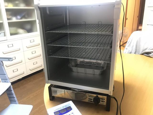 画像1: 【燻製レシピ】スモークチーズの作り方 市販品とは一味違う旨さを出すコツ
