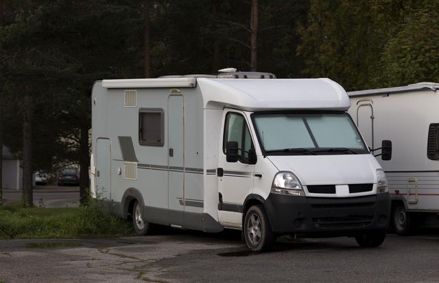 画像: トラックをベースにしたキャブコン 居住性が高く大人数向け