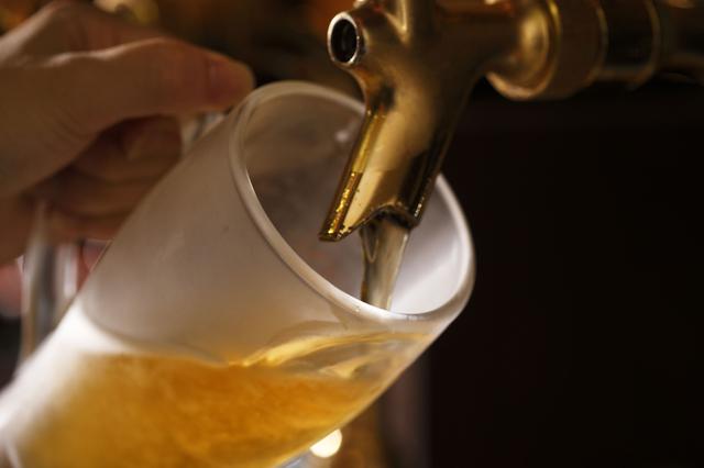 画像: ビールの味わいもキャンプの雰囲気も上がる! ビアサーバーはアウトドアに超おすすめ