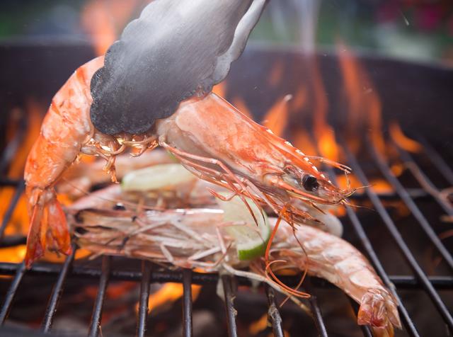 画像: 海鮮たっぷりのアウトドア料理を子どもと一緒に楽しもう