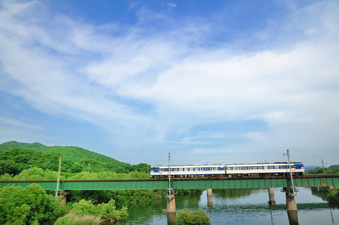 画像: 村上市を流れる三面川の風景