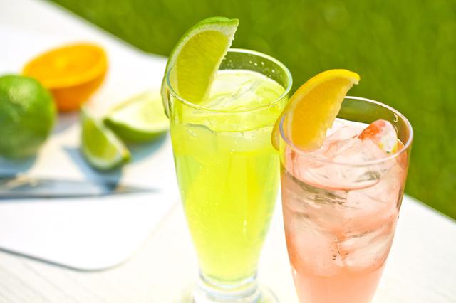 画像: ぬるいジュースは飲みたくない! キャンプでも冷え冷えのできたてフレッシュジュースを飲む方法