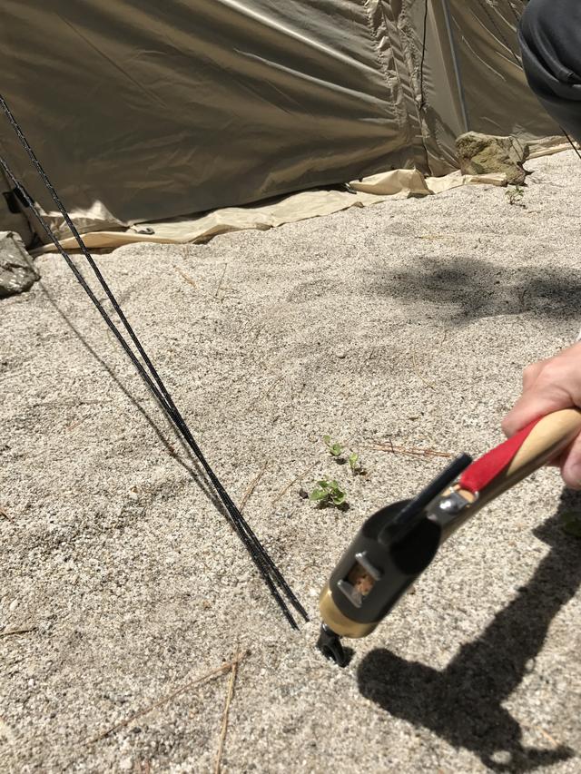 画像: ワンポールテントの基本的な使い方と設営するときのコツ