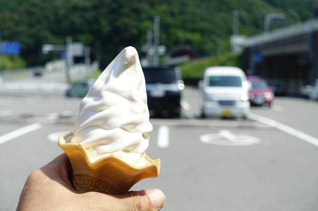 画像: 筆者撮影・普段あまり食べないソフトクリームも、夏のサイクリングでは休憩ごとに食べてます