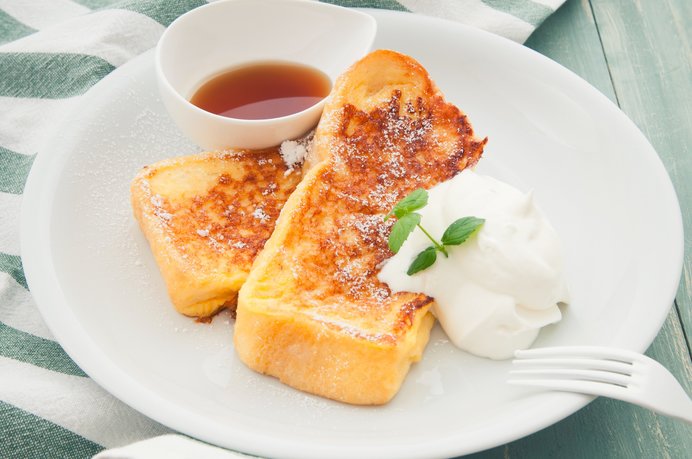画像: みんな大好き!フレンチトースト。この美味しそうな焼き色を見るとしあわせになりますね