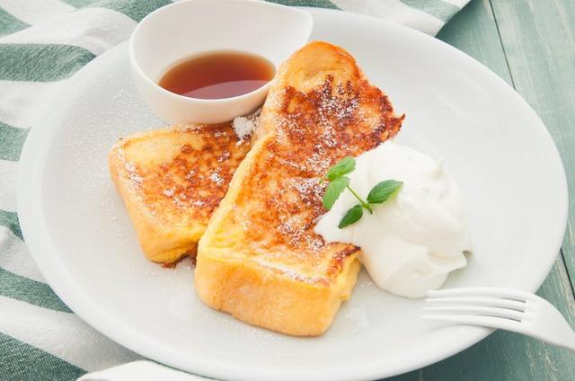 画像: みんな大好き!フレンチトースト。この美味しそうな焼き色を見るとしあわせになりますね