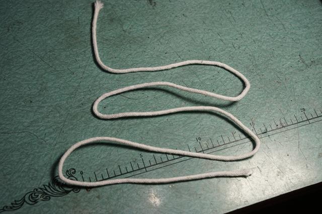 画像: 筆者撮影・今回は3mmのランプ芯を使いましたが2mmでもいいかもしれません。