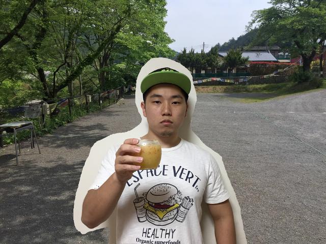 画像: 筆者撮影 画像は「キャンプ場にいる(想定)オカダタロウ」合成イメージ