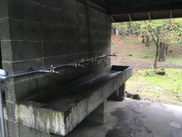 画像: 水場は年季が入っているが、使用に問題はナシ