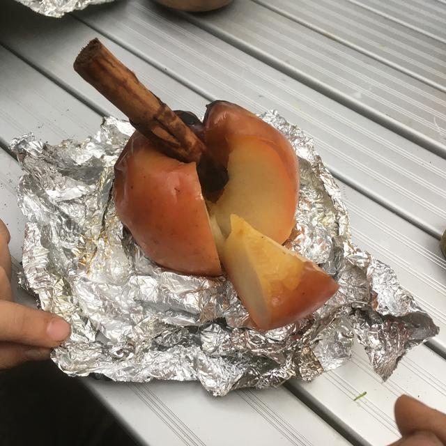 画像: 筆者撮影 完成した焼きりんご