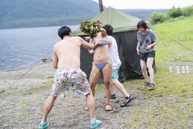 画像: あまりの暑さに衝撃?のテントサウナ