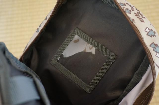 画像: 筆者撮影「通園バッグに便利なネームタグ入れ付き」