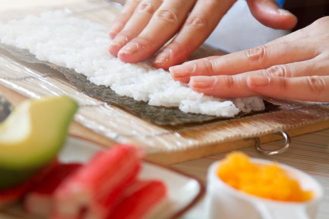 画像: 【恵方巻きレシピ】冷蔵庫内の余ったおかずでも作れる! 今年は子供と一緒にチャレンジしてみよう