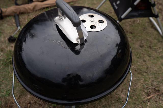 画像: 筆者撮影 WEBER チャコールグリル ジャンボジョー