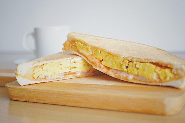 画像: ハム・チーズ・ツナ・卵はホットサンドの人気具材四天王 ピザ用チーズよりスライスチーズが使いやすい