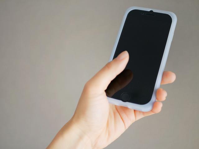 画像: ① 自分のスマホのOSに対応していますか? サイズは合ってますか?