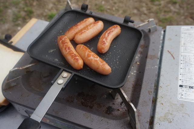 画像: 筆者撮影「ウインナーなども焼けます」
