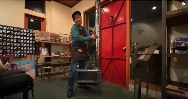 画像1: Youtubeチャンネル タケトDIY 【初溶接】薪ストーブ自作【DIY】Homemade Wood burning stove Iron welding DIY より