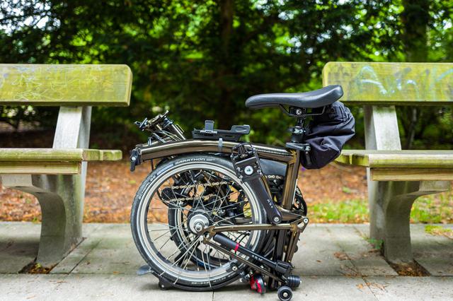 画像1: 【折りたたみ自転車の選び方】重量・収納サイズ・折りたたみの手順・安全性など 電動アシスト付きも!