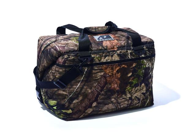 画像: AOクーラー 48パック キャンバス ソフトクーラー W53×H33×D33cm/約45リットル (問:ビッグウイング) fam Autumn Issue2018より