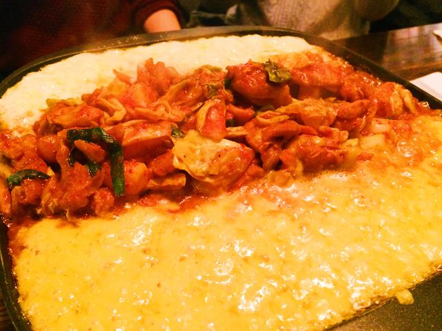 画像: 【レシピ4】チーズダッカルビ 合わせ調味料を作って混ぜるだけ 簡単でちょっぴり贅沢なキャンプ料理