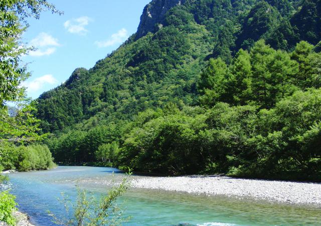 画像: ③どんな場所でも三角地帯があれば設営できる!