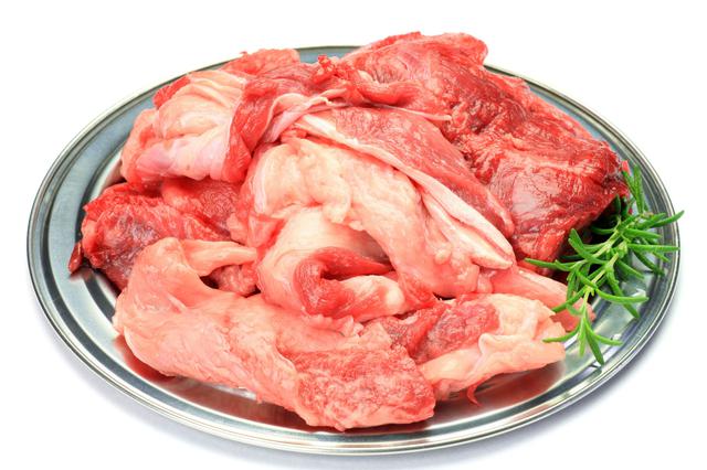 画像: 下処理・下ごしらえで簡単に牛すじ料理の美味しさアップ! 臭みや余分な油・汚れ・血合いを取り除く