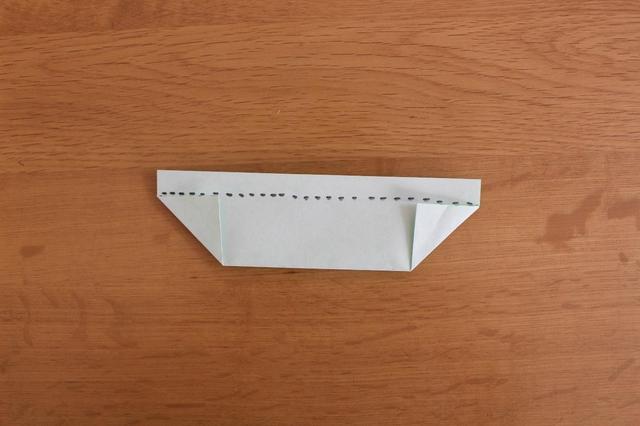 画像: 9.点線で上から1枚だけ折り返す⇒ (筆者撮影)
