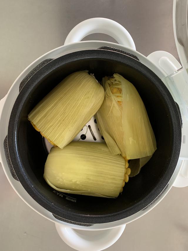 画像: とうもろこしの蒸し方