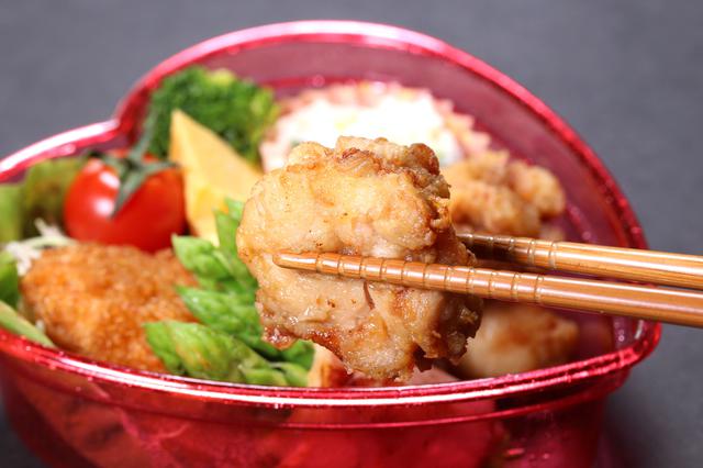 画像: 水分に注意!ご飯とおかずは完全に冷めてから盛り付けましょう!