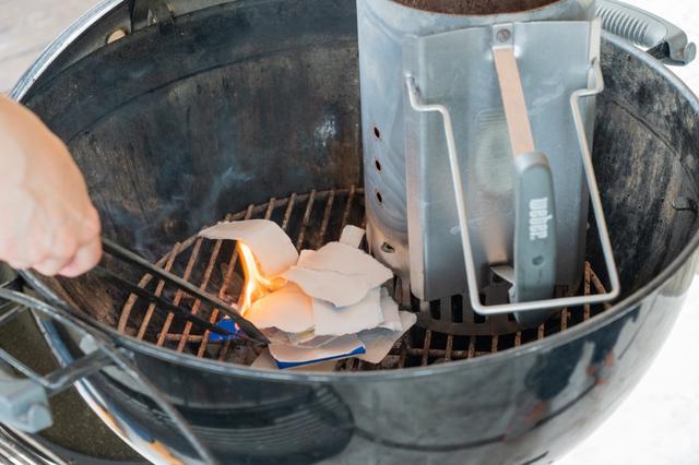 画像: 筆者撮影 豆知識:牛乳パックはよく燃えて着火剤の代わりにもなるので便利!
