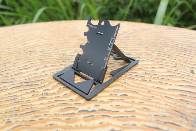 画像: スマホスタンドにした場合 (筆者撮影)