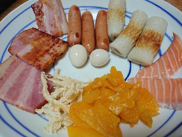 画像: 筆者撮影(卵に色がついてるの分かりますか?)