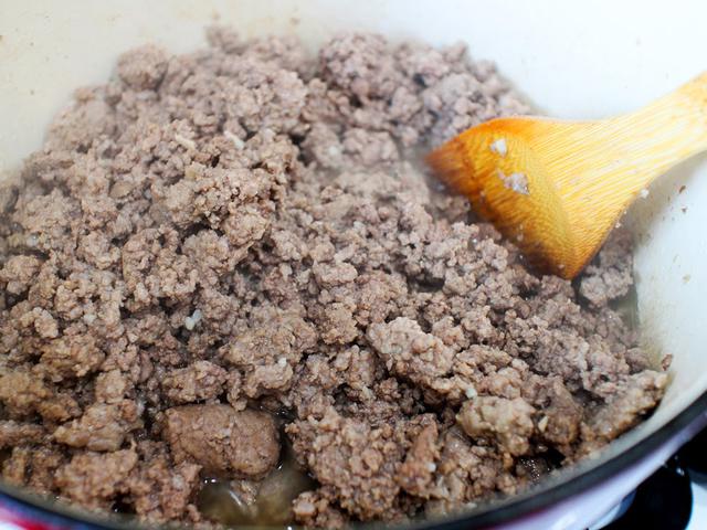 画像3: トマト缶と合わせた基本の下ごしらえ方法を紹介! アレンジ自在なひき肉&トマトのタネを伝授!