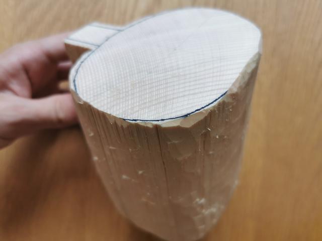 画像: 側面の様子 (筆者撮影)