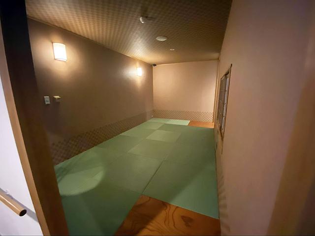 画像: 休憩ポイント1.館内にある畳の休憩所 ハイハイ期の赤ちゃんも安心して休憩ができそう (筆者撮影)