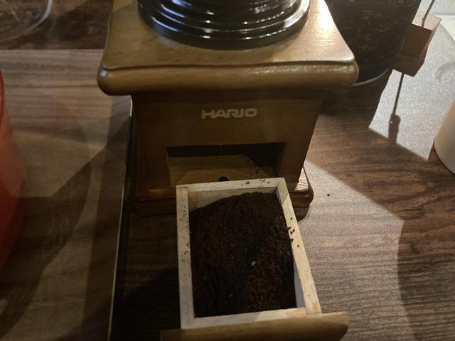 画像: 豆を引いた後の粉 (筆者撮影)