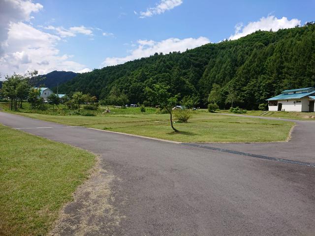 画像: 筆者撮影:芝生が綺麗
