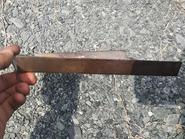 画像: 歪んだ火床 (筆者撮影)