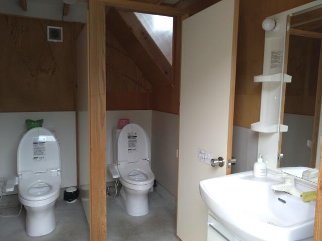 画像: 筆者撮影「ウォシュレットトイレで安心」