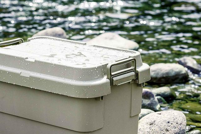 画像: 雨が降っても容器の中に水が入らないフタ形状