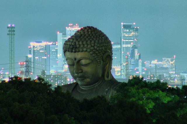 画像: 東海市・しあわせ村にある聚楽園大仏/大仏様から直線上に名駅ビル群が望るといいます